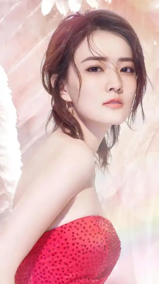 影星徐璐写真～ - 抖音