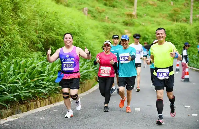 2021踏秀广西高峰森林公园马拉松越野赛开跑