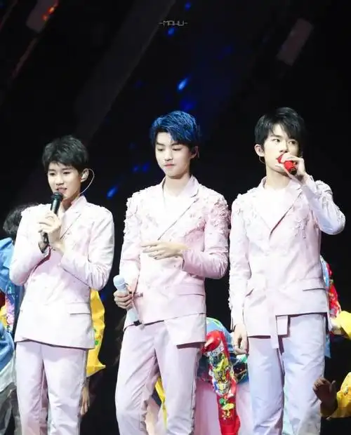 头条问答 - "三小只"刚成立工作室,tf家族就要捧新人了,tfboys会被