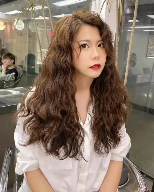 头发细软少发型就选这3种洋气蓬松又瘦脸