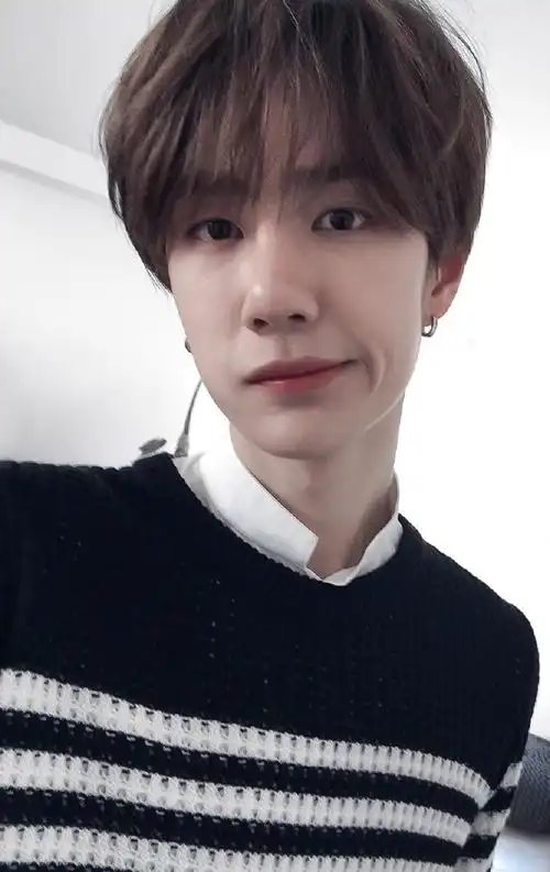 小朋友自拍05@uniq-王一博    #六一儿童节#|#王一博六一儿童节快乐