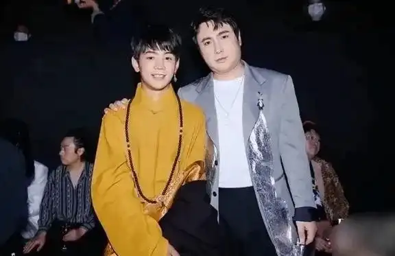 丁真和沈腾,谢霆锋合照,同是180cm为何差距这么明显_身高_世界_宣传