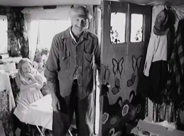 《莫娣》,一位身残志坚的励志女性,一个充满温情的爱情故事