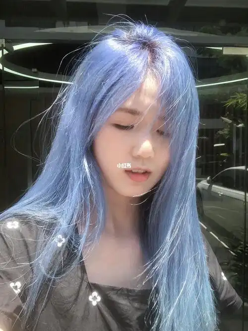 阳光下 颜色都像被加了滤镜一样的好看蓝色头发|漂染发色|夏日发色