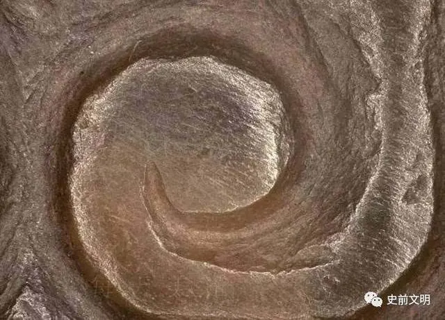 看看这件,阴刻线内部的磨砂面