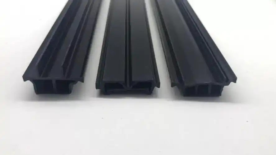 (4)隔热条随着近些年国产五金的更新,基本上可以做到跟出口的没啥区别