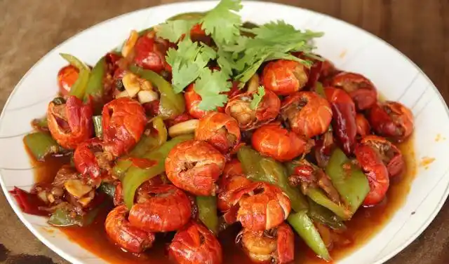虾尾这样做才好吃麻辣鲜香30块钱炒一大盘上桌瞬间就扫光