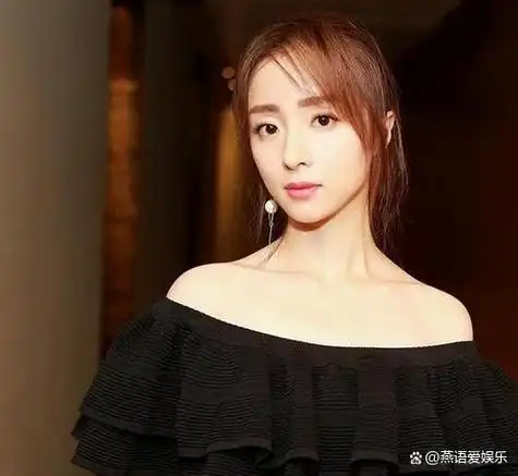 许多人普遍认为张铭恩和徐璐正在恋爱,但随后又传出了张铭恩和胡冰卿