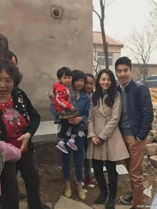 高圆圆带着老公回老家过年这接地气程度你敢信