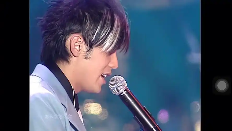 颜值巅峰唱功巅峰的白毛伦