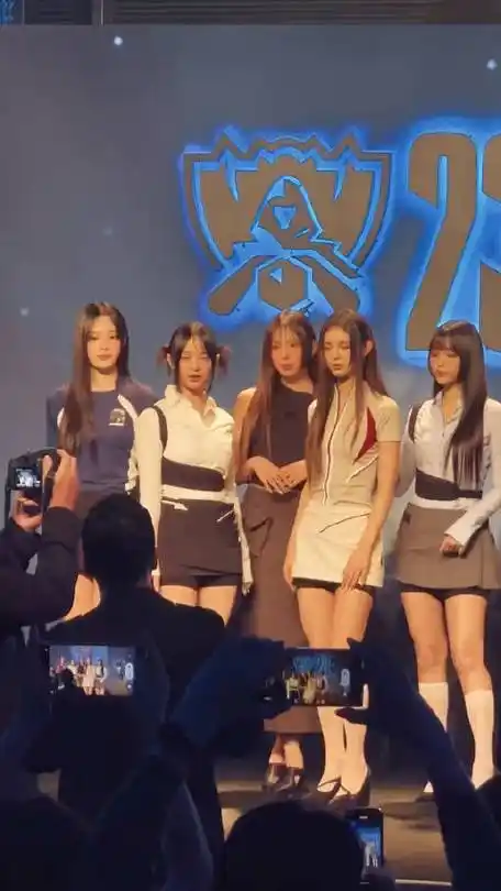 英雄联盟s13主题曲《登神》演唱女团亮相