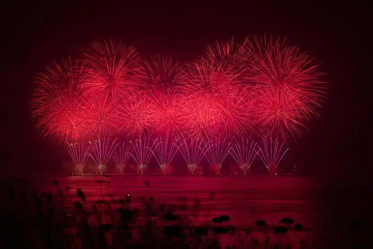 江城芜湖烟花闹元宵_腾讯新闻