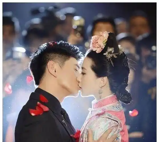 刘诗诗吴奇隆相差十七岁的爱情,在结婚八年后,走上了另一种方向_婚礼