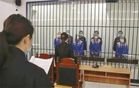 在司法实践中,对于未成年人一般不适用死刑,因此法院判处付刚