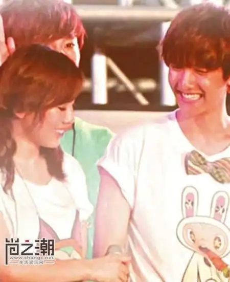 伯贤泰妍kiss图车内 伯贤泰妍分手了吗