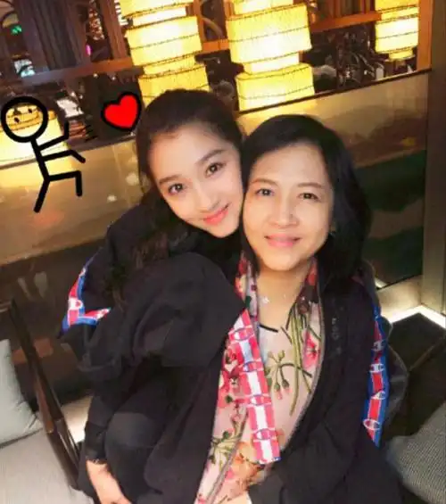 鹿晗妈妈鹿晗妈妈