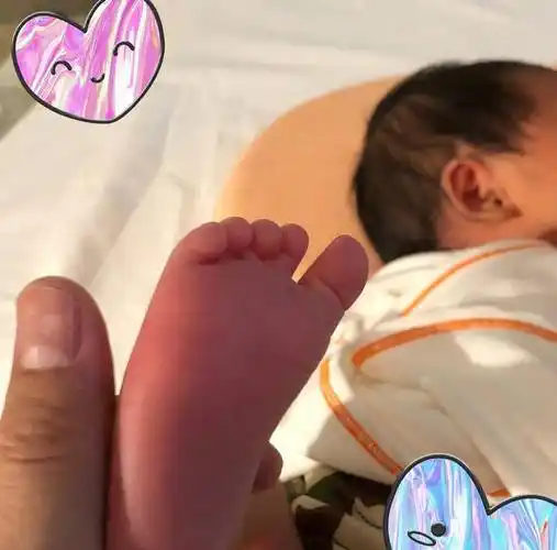 林依晨近况现身,还是软萌的娃娃脸,感叹还差4斤才能回到原来体重_孩子