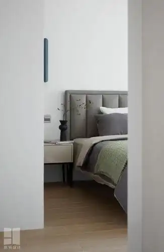 128㎡现代简约风装修床头一角
