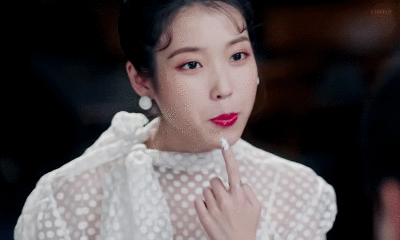 满月社长 |iu 德鲁纳酒店动图 cr.logo