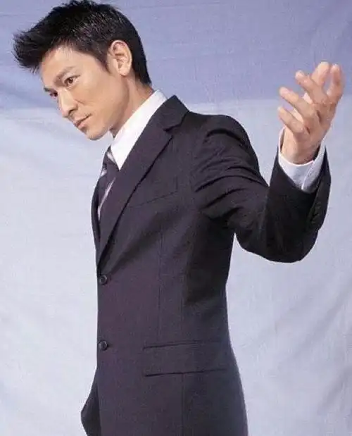 刘德华的超帅西装照, 人家这样的效果才能叫穿西服