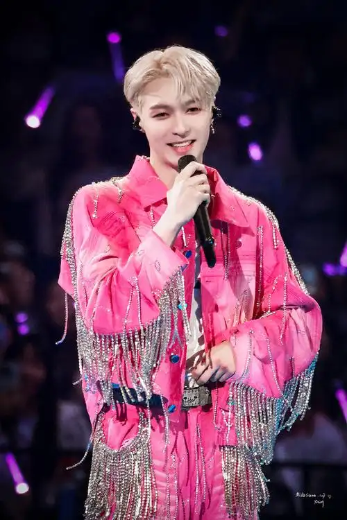 张艺兴[超话]##张艺兴南京演唱会预售售罄##张艺兴演唱会