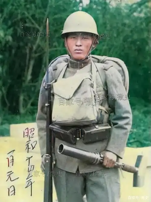 图为1940年,一名普通的日本士兵,还装备了一个掷弹筒.