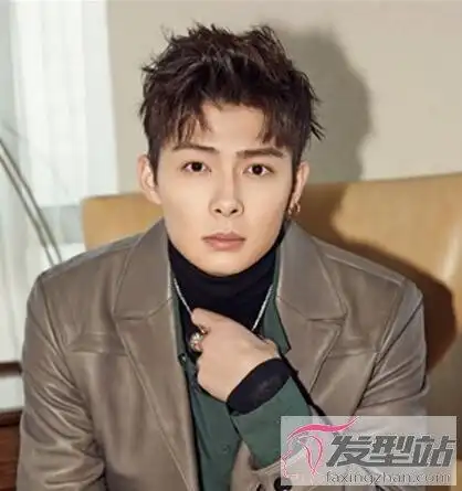 男生刘海打薄好看吗轻盈修颜晋升小脸潮男