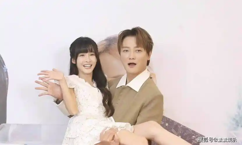 原创飞儿乐团阿沁妻子藏毒是夜店大亨送的亲妹妹出面怒怼网友