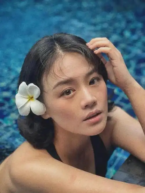 马思纯的出水芙蓉照她的五官似乎没有一点瑕疵呢