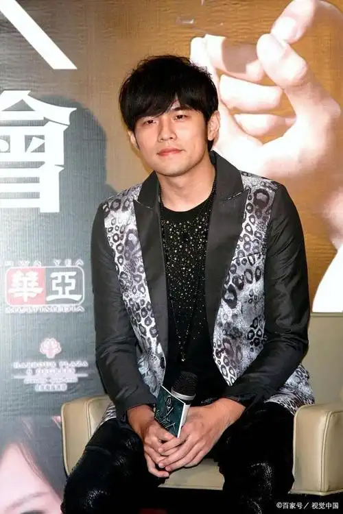 我"西元前的爱情"周杰伦,可奈何抢不到票子的我却总被拒绝"千里之外".