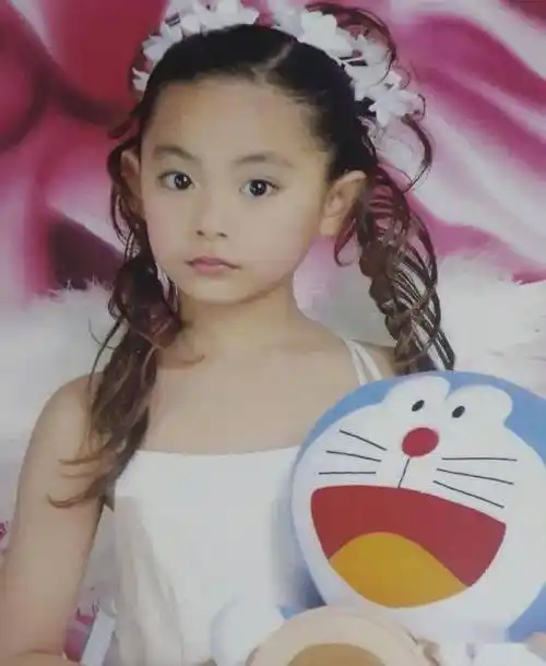 安可生唱她唱得最糟?张元英有多忙?_活动_gaeul_行程