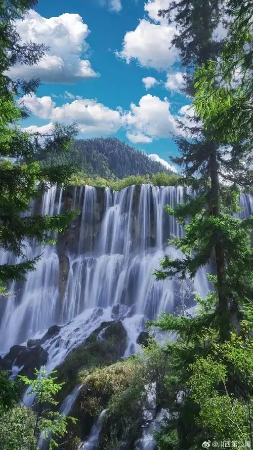 壁纸 风景 旅游 瀑布 山水 桌面 690_1227 竖版 竖屏 手机