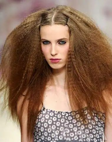 长脸平分麦穗烫发型