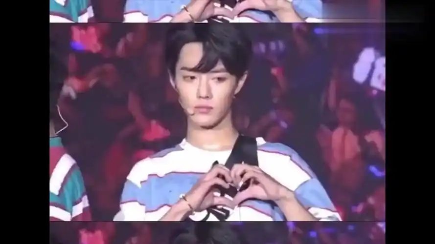 肖战比心视频,呆萌的样子太可爱了,这是没睡醒吗?