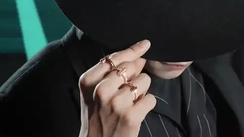 tiffany官宣易烊千玺为代言人戴着珠宝跳街舞的弟弟你可喜欢