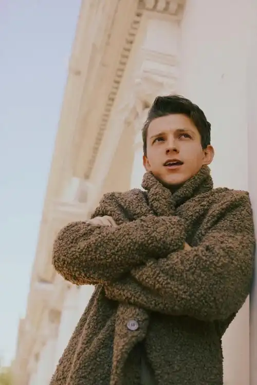 成熟风的"荷兰弟"真的很不一样!汤姆·赫兰德新写真