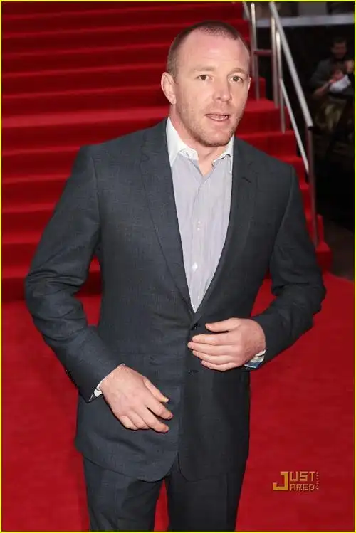 导演盖里奇助阵