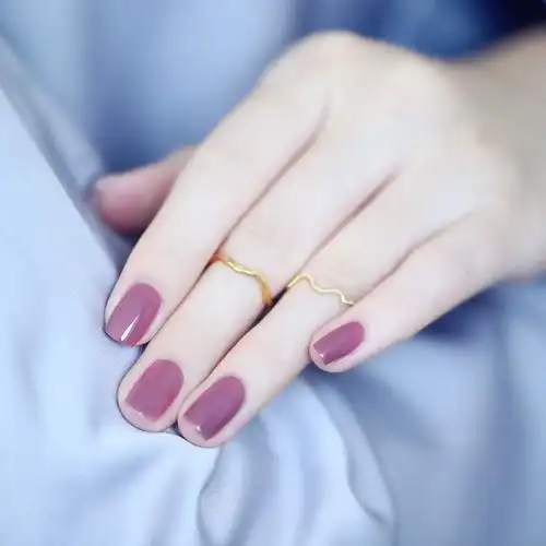 essie指甲油 显白烟熏紫红罗子君同款 快干持久700/610  环保甲油