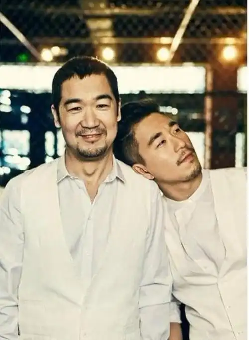 张默和房祖名(房祖名张默转型导演)