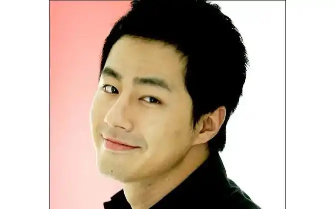 韩国 赵寅成 帅得一塌糊涂