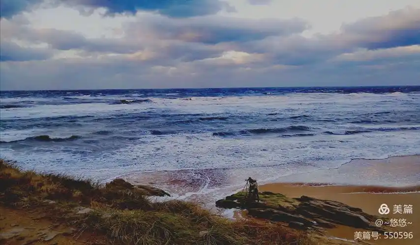 冬季清冷寂静的海滩