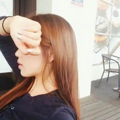 女生头像侧脸阳光