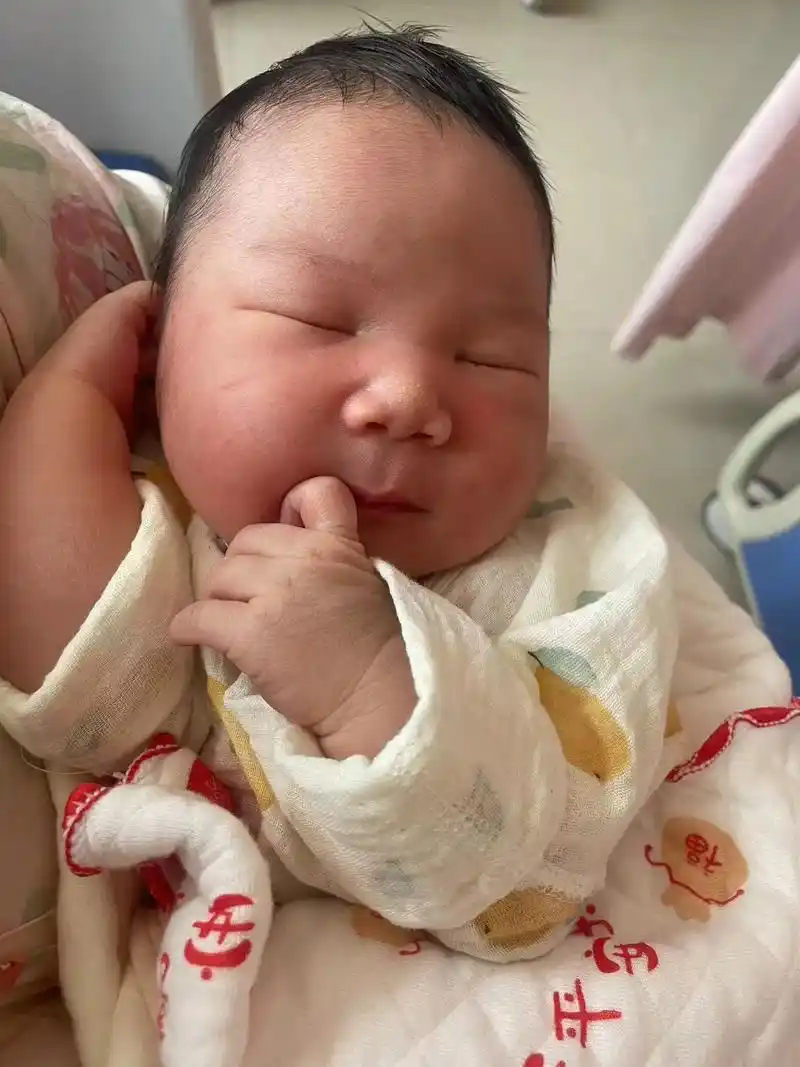 我们家又多了一个宝宝,喜提小侄子一枚,95喜提人生新角色:姑姑78