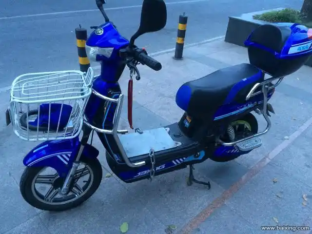个人电瓶车出售 9成新 新电瓶