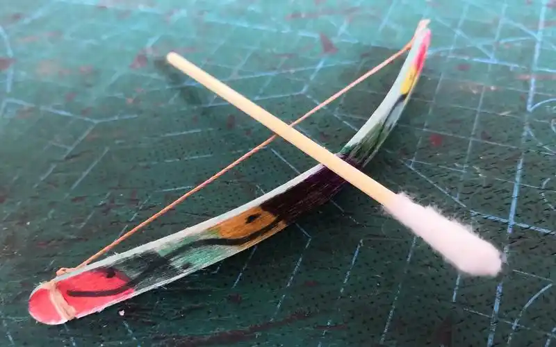 用雪糕棒做一把简单的弓箭