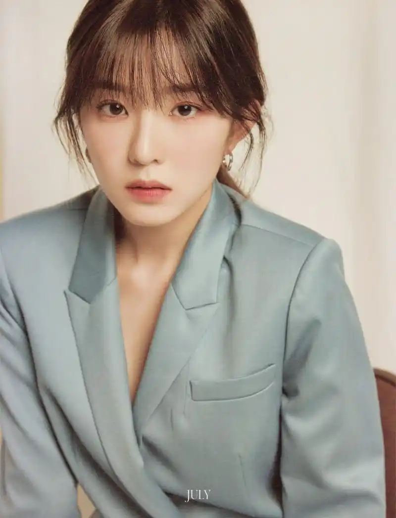 西装裴总谁不可以!裴珠泫就是撩人的存在!