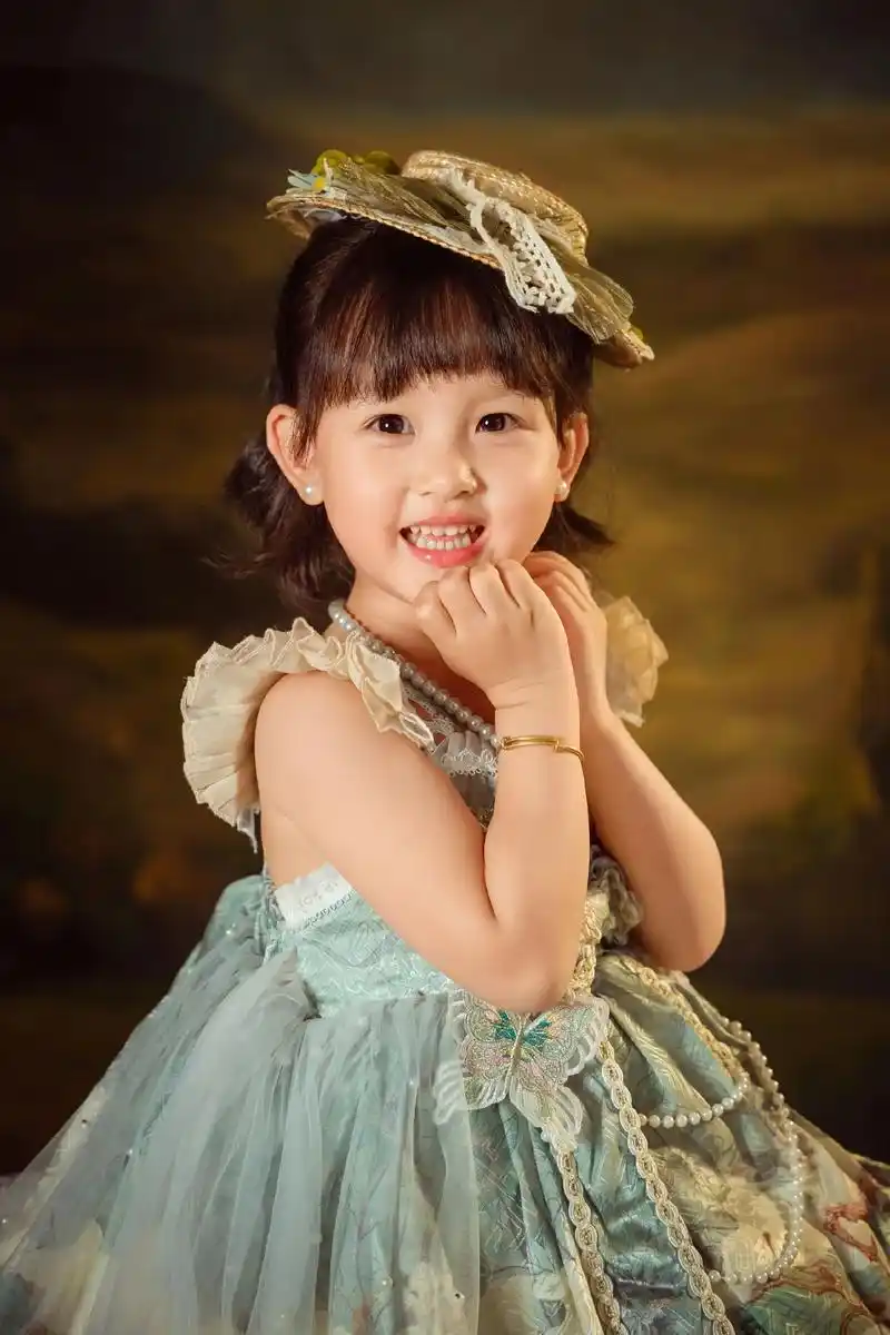我的可爱小女孩,忍不住想到处分享一遍美照🥰🥰🥰
