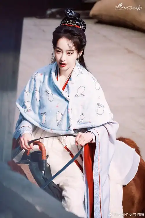 宋茜山河枕古装造型