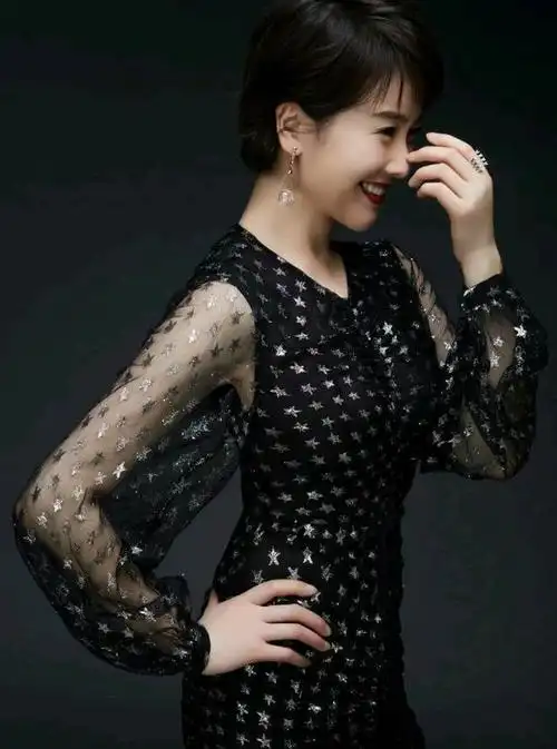 42岁左小青图集