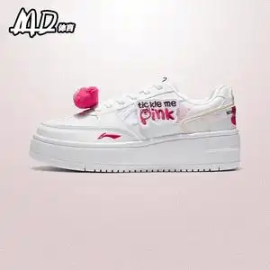 lining李宁x迪士尼联名经典休闲增高板鞋女款白色草莓熊agcr472-1